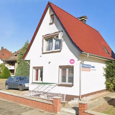 Highway Guest house 2*