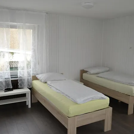 Highway Guest house 2*